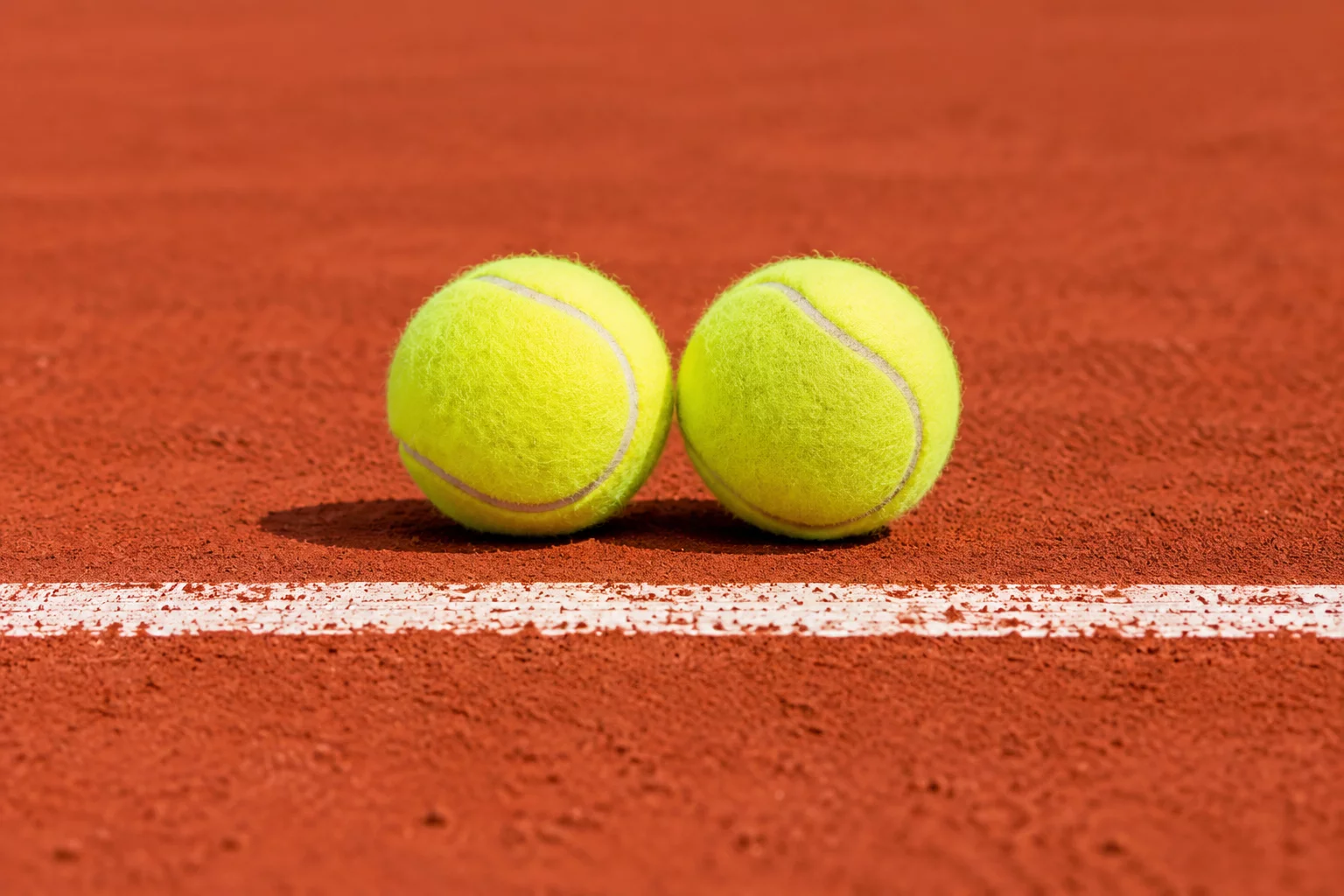 Sportsbook Review Confirme Sinner et Swiatek comme Grands Favoris